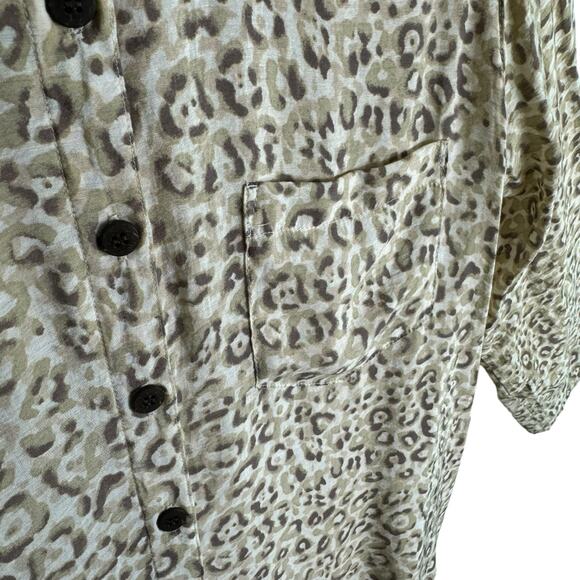 Multiples Animal Print Lightweight Long Sleeve Rayon Nylon Button Up Top Size M - Picture 3 of 7